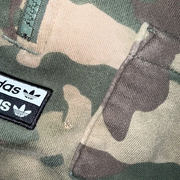 ⭐ Adidas Camouflage Zip-Up Hoodie - Olive and Khaki⭐ - Picture 2 of 4
